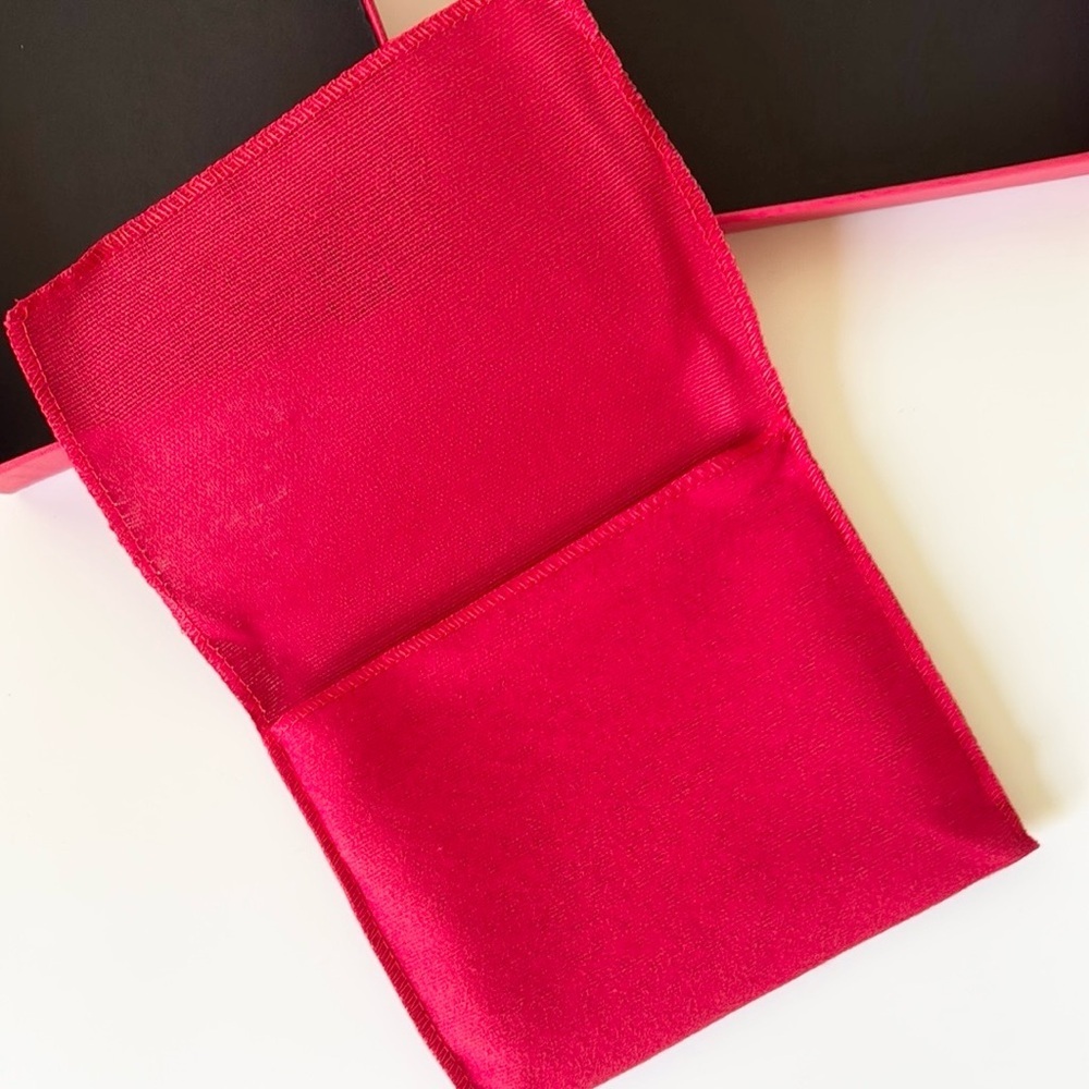 Carolina Herrera Box - Picture 4 of 5